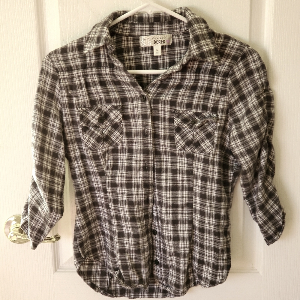 Derek plaid half sleeve button down. Size medium.